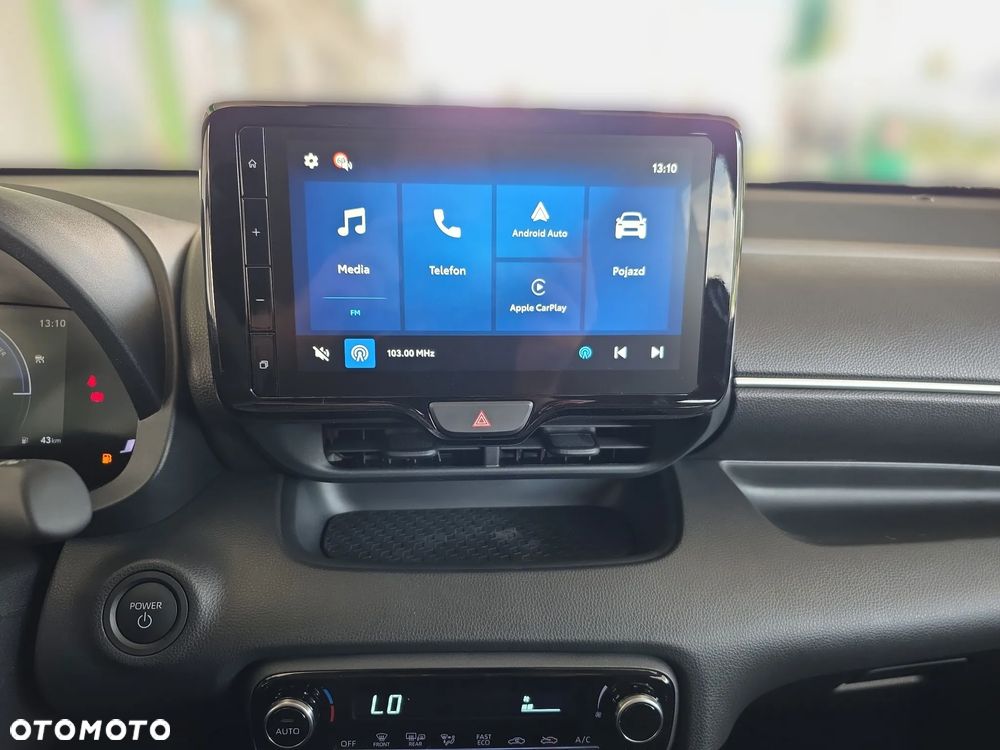 Toyota Yaris Hybrid 1.5 Style - 23