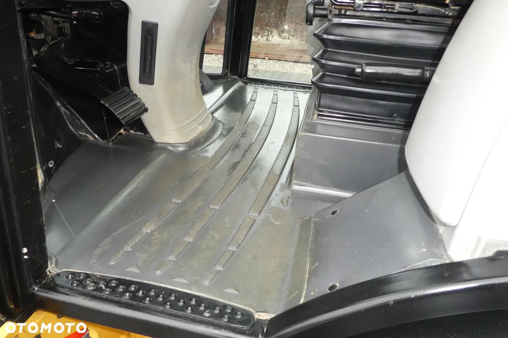 Caterpillar 906M Z NIEMIEC BIEGI DROGOWE PŁYWAJĄCA ŁYZKA - 23