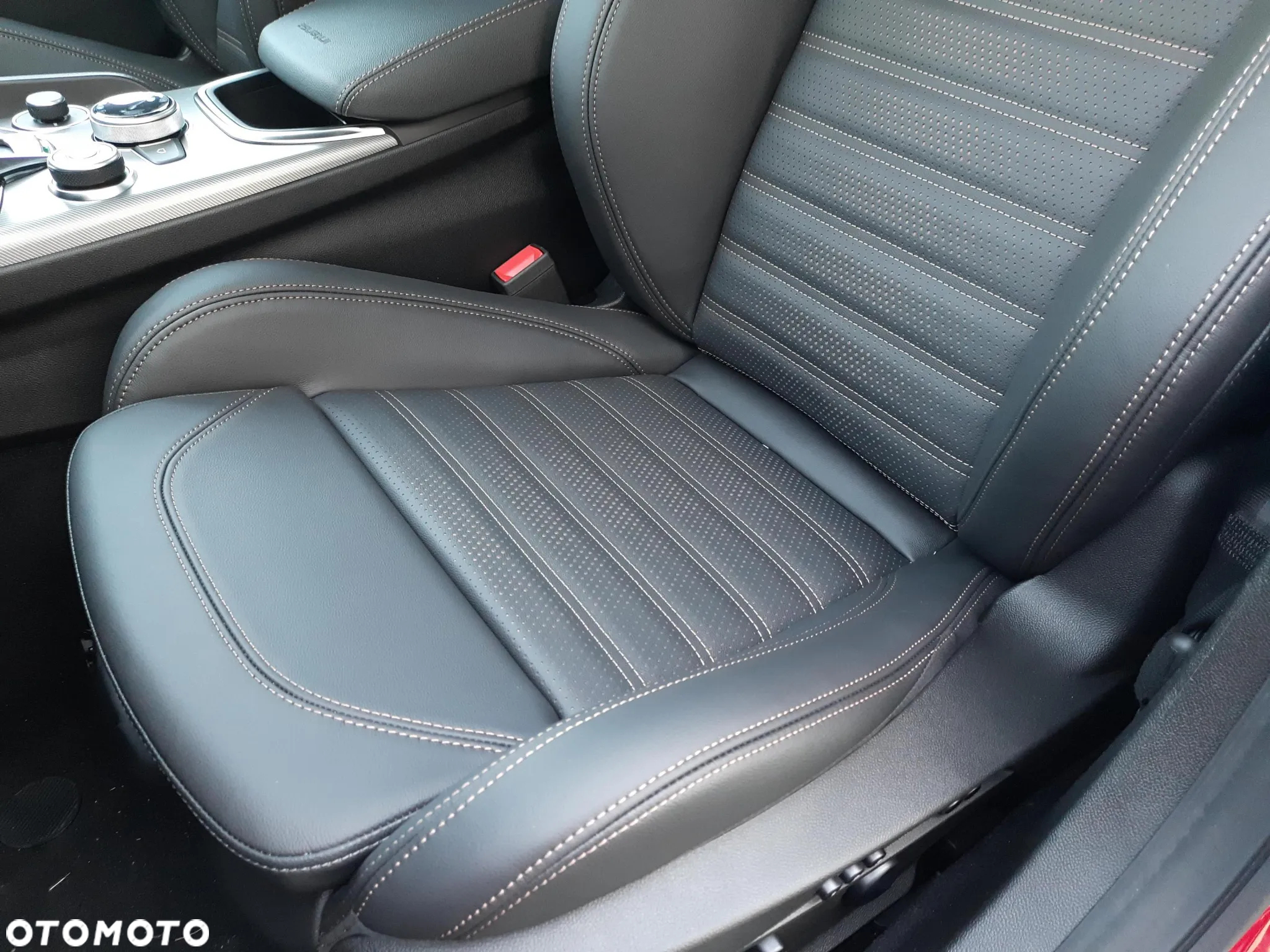 Alfa Romeo Giulia 2.0 Turbo Intensa Q4 - 12