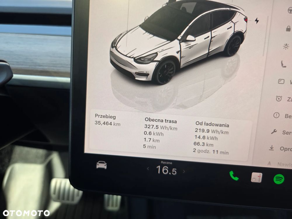 Tesla Model Y Performance AWD - 5