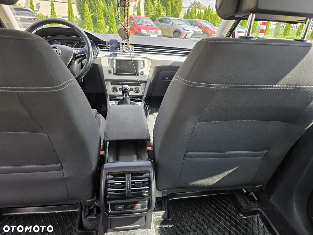Volkswagen Passat 1.6 TDI BMT Comfortline - 13