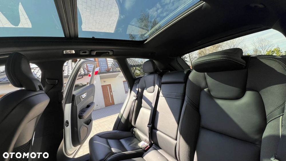 Volvo XC 60 T4 R-Design - 15