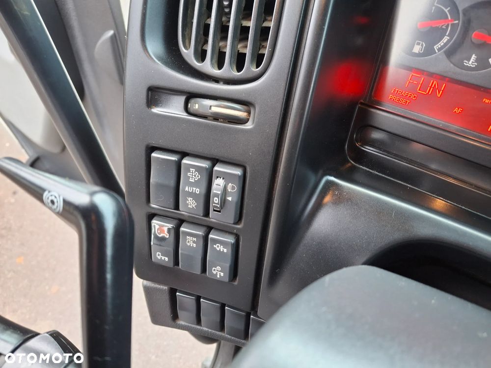 Renault D12 Truck Śmieciarka FARID Forez Bennes EURO 6 2016 rok 2 Osie Opony Bardzo Dobry Stan Zawieszenie Na Poduszkach - 35