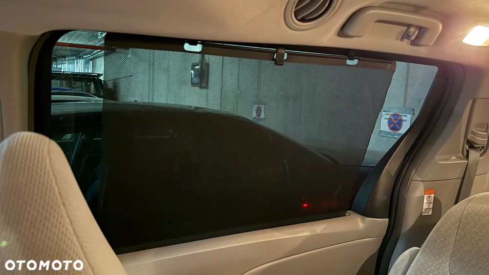 Toyota Sienna 3.5 V6 - 34