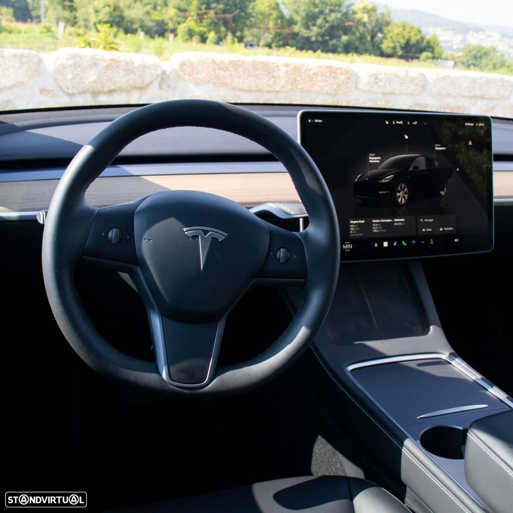 Tesla Model Y Long Range Dual Motor AWD - 13