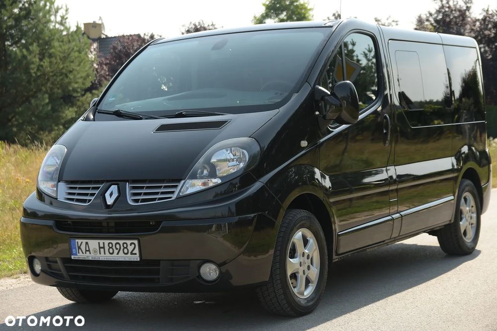 Renault Trafic Grand Passenger Black Edition - 1