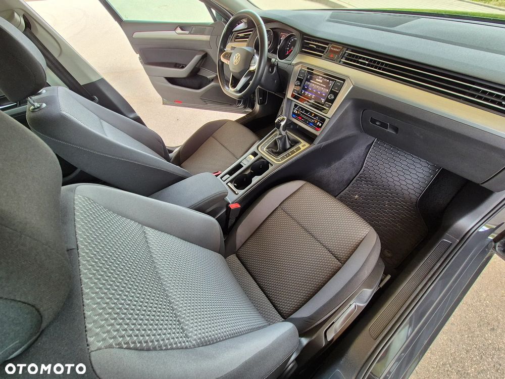 Volkswagen Passat 2.0 TDI EVO Essence - 19