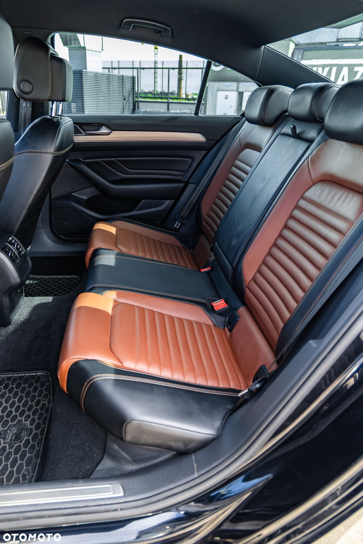 Volkswagen Passat 2.0 TSI Elegance DSG - 22