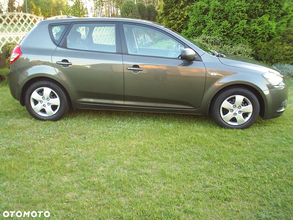 Kia Ceed 1.4 S Euro2012 - 18