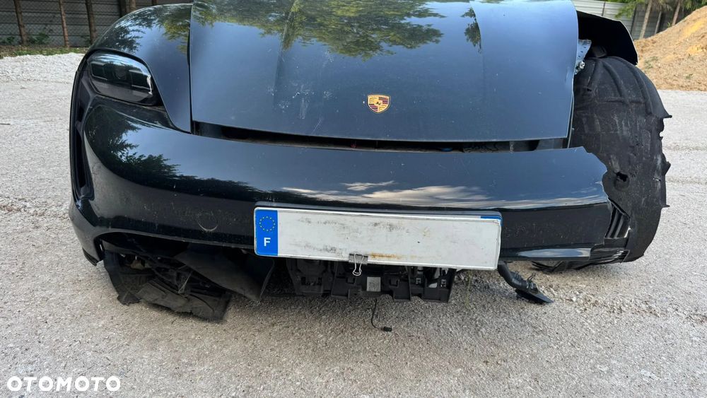 Porsche Taycan - 4
