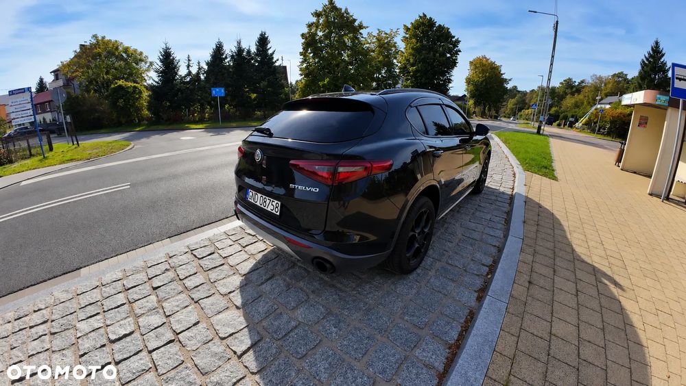 Alfa Romeo Stelvio - 3