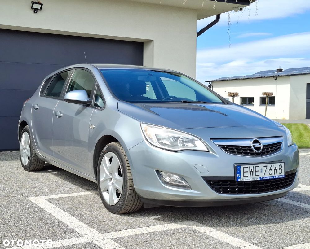 Opel Astra 1.4 T Cosmo - 4