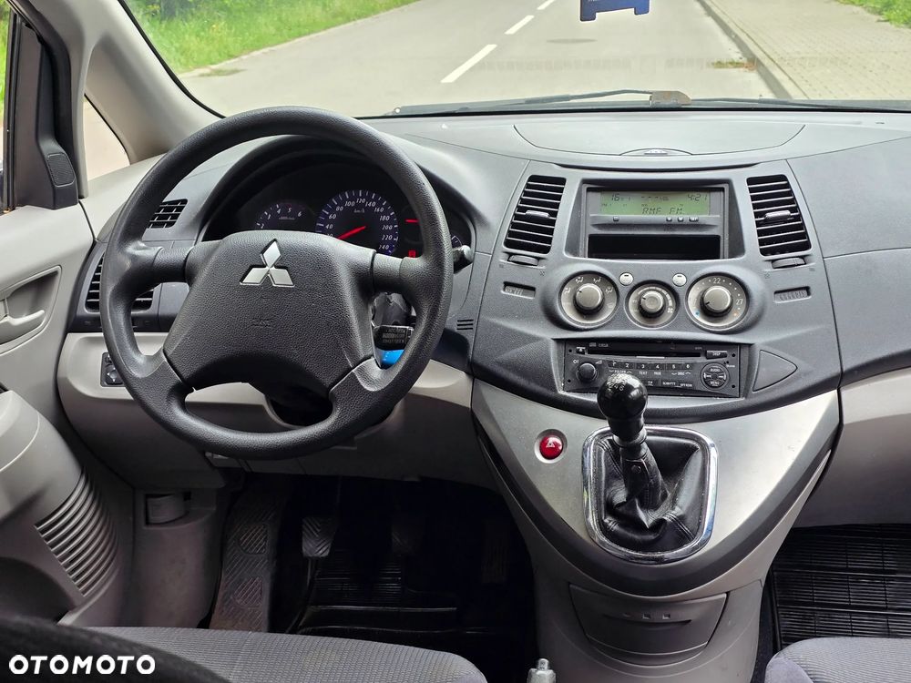 Mitsubishi Grandis 2.0 DI-D 7-Sitzer Intense - 30