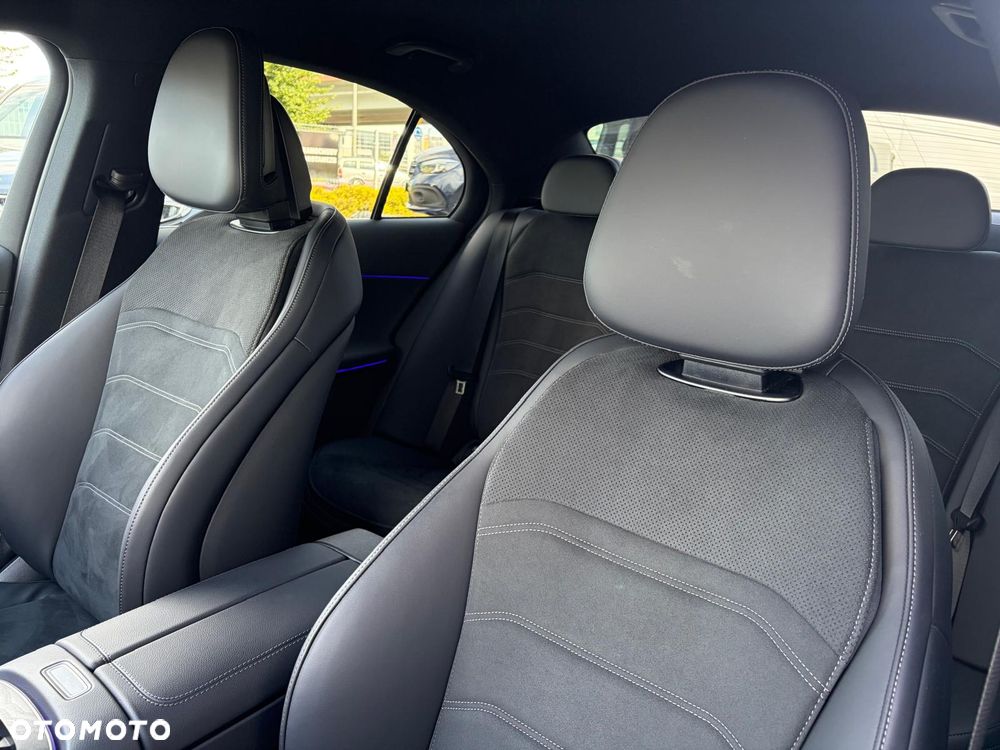 Mercedes-Benz Klasa E 220 d 4Matic 9G-TRONIC Edition AMG Line - 16