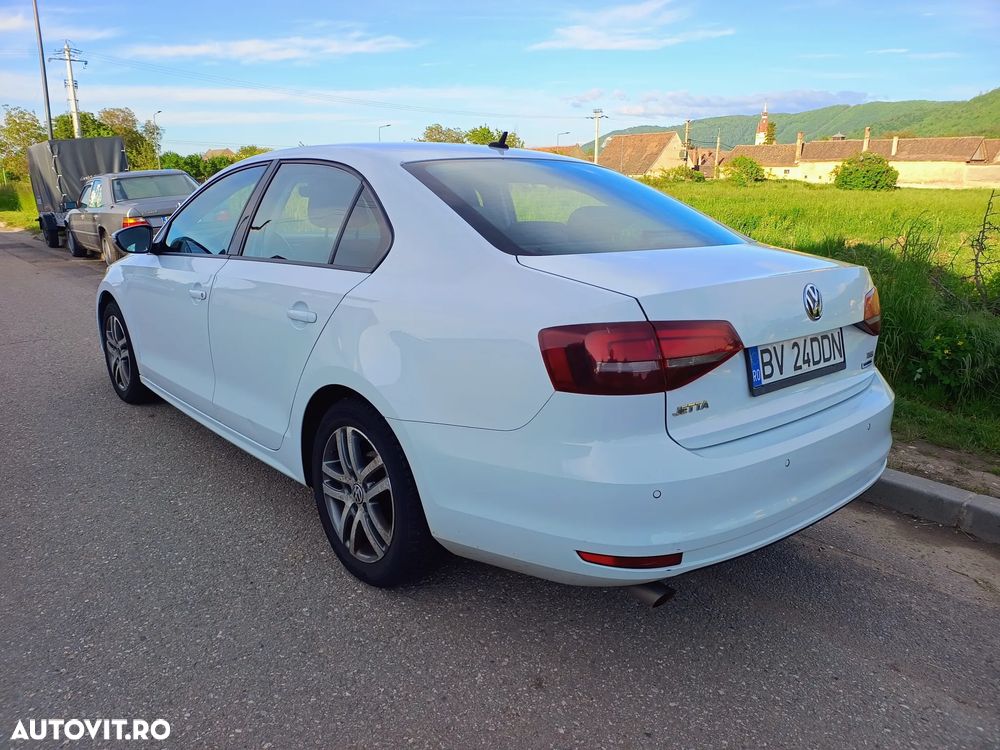 Volkswagen Jetta - 11