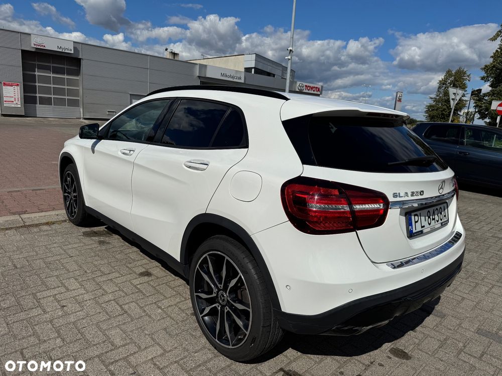 Mercedes-Benz GLA 220 4-Matic Urban