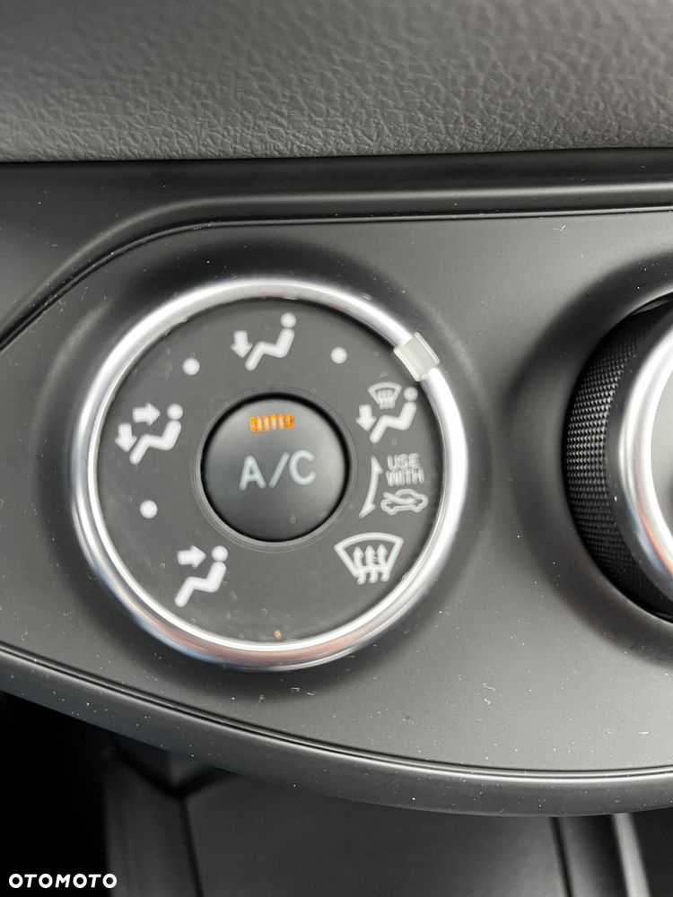 Toyota Yaris - 20