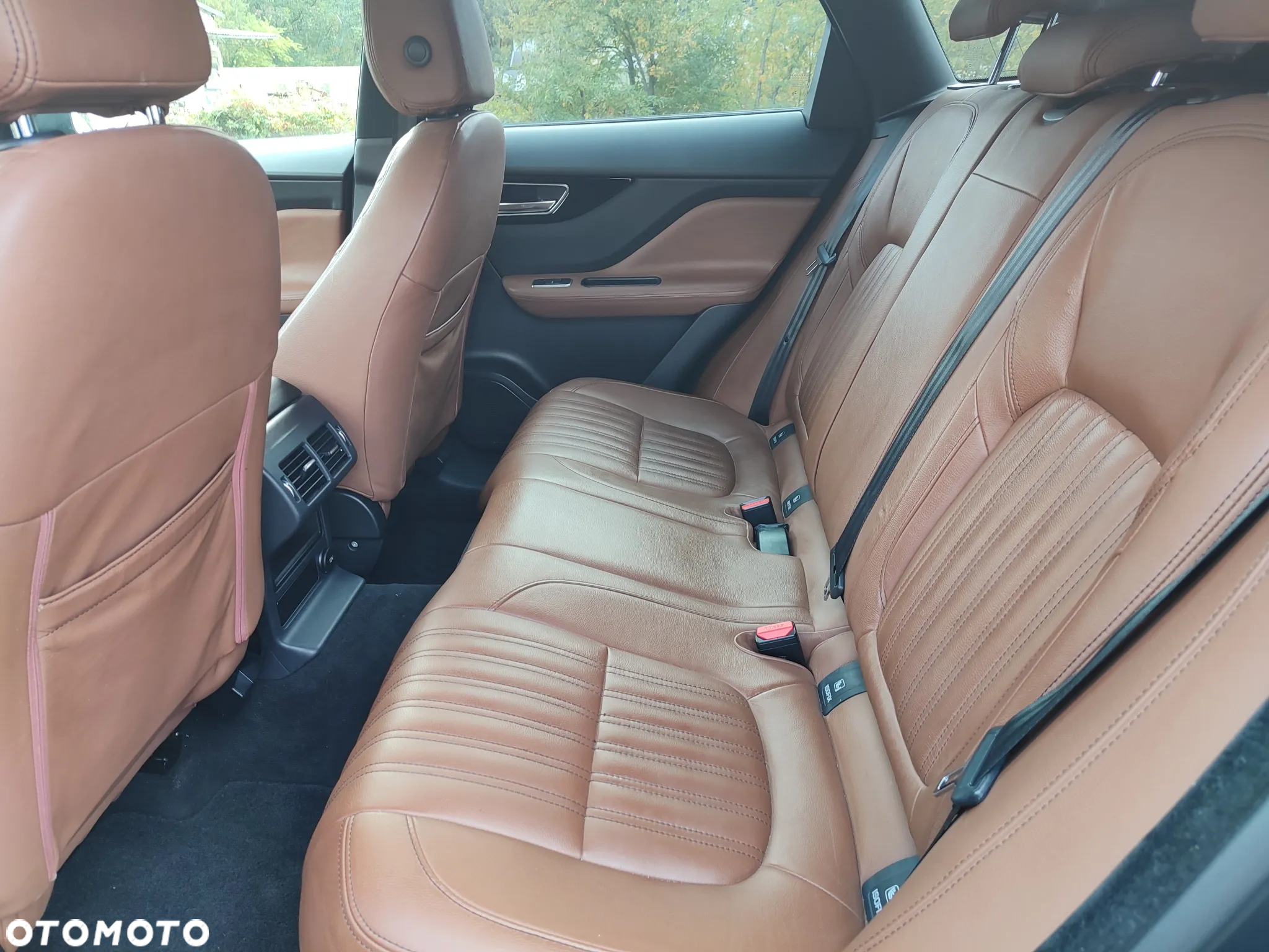Jaguar F-Pace 2.0 i4D AWD Pure - 18