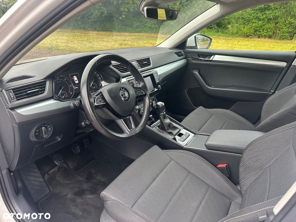 Skoda Superb 2.0 TDI 4x4 Premium Edition - 6