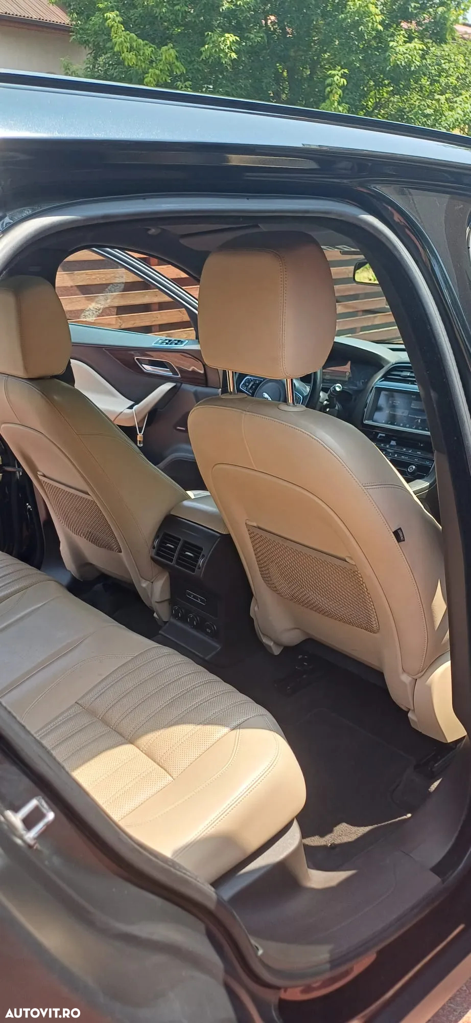 Jaguar F-Pace 20d AWD Portfolio - 23