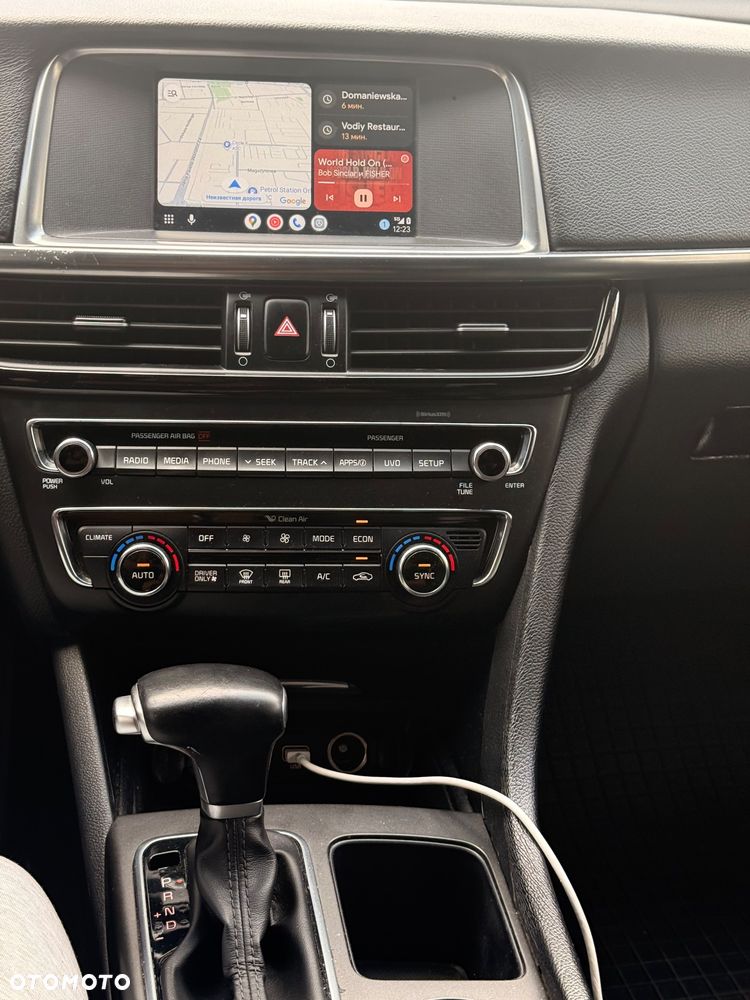 Kia Optima - 11