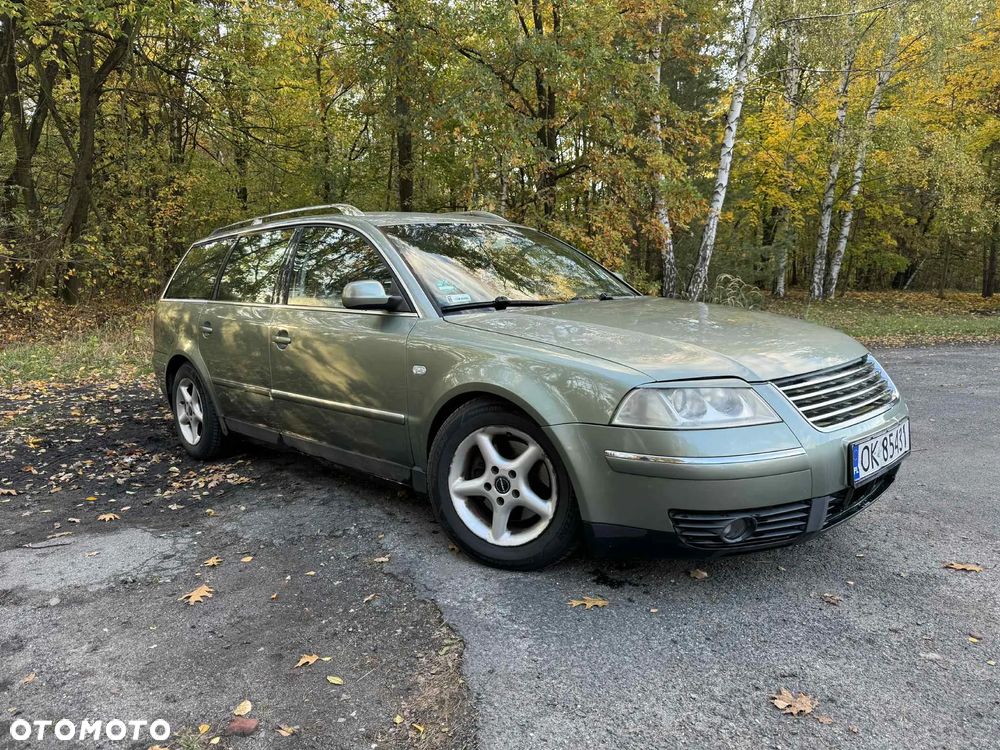 Volkswagen Passat - 1