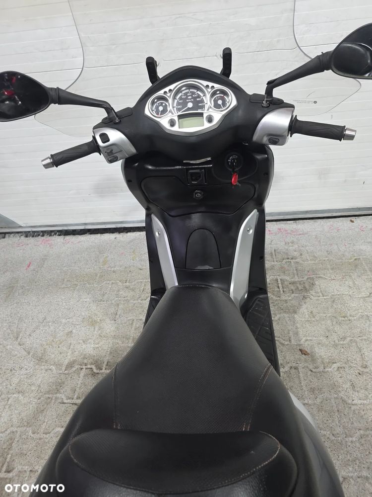 Yamaha X-max - 29