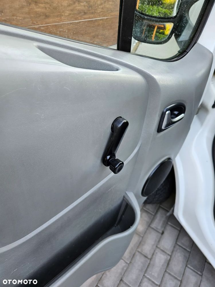 Renault Trafic - 24