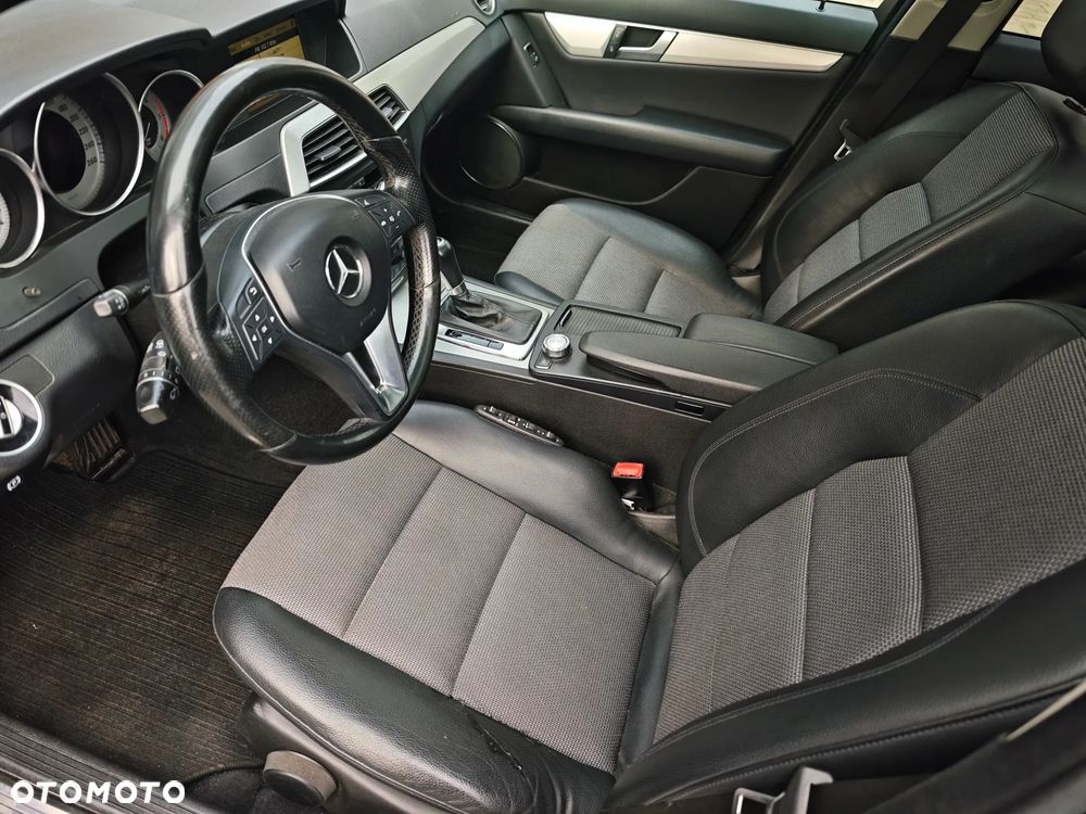 Mercedes-Benz Klasa C 250 CDI DPF (BlueEFFICIENCY) 7G-TRONIC Avantgarde - 7