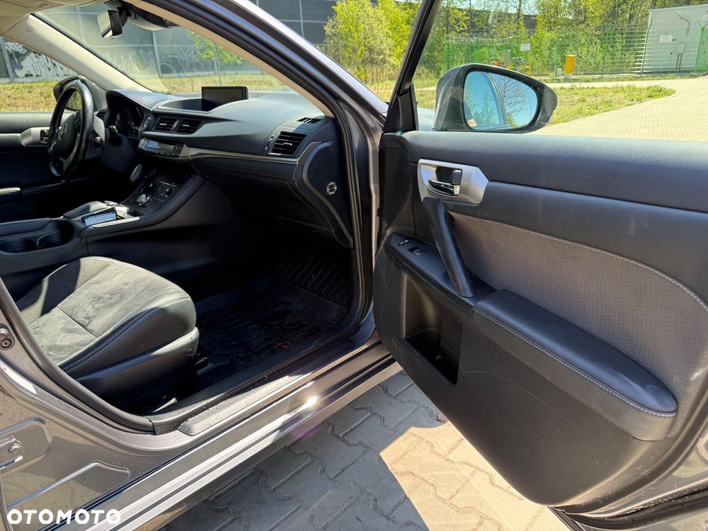 Lexus CT 200h Prestige - 16