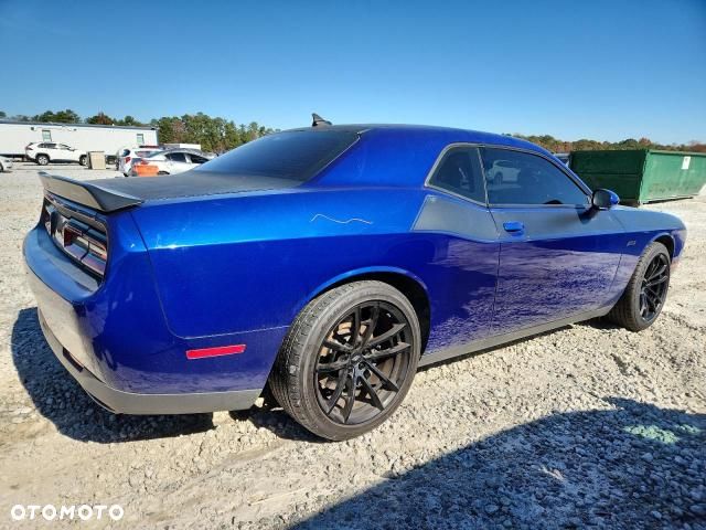 Dodge Challenger - 5