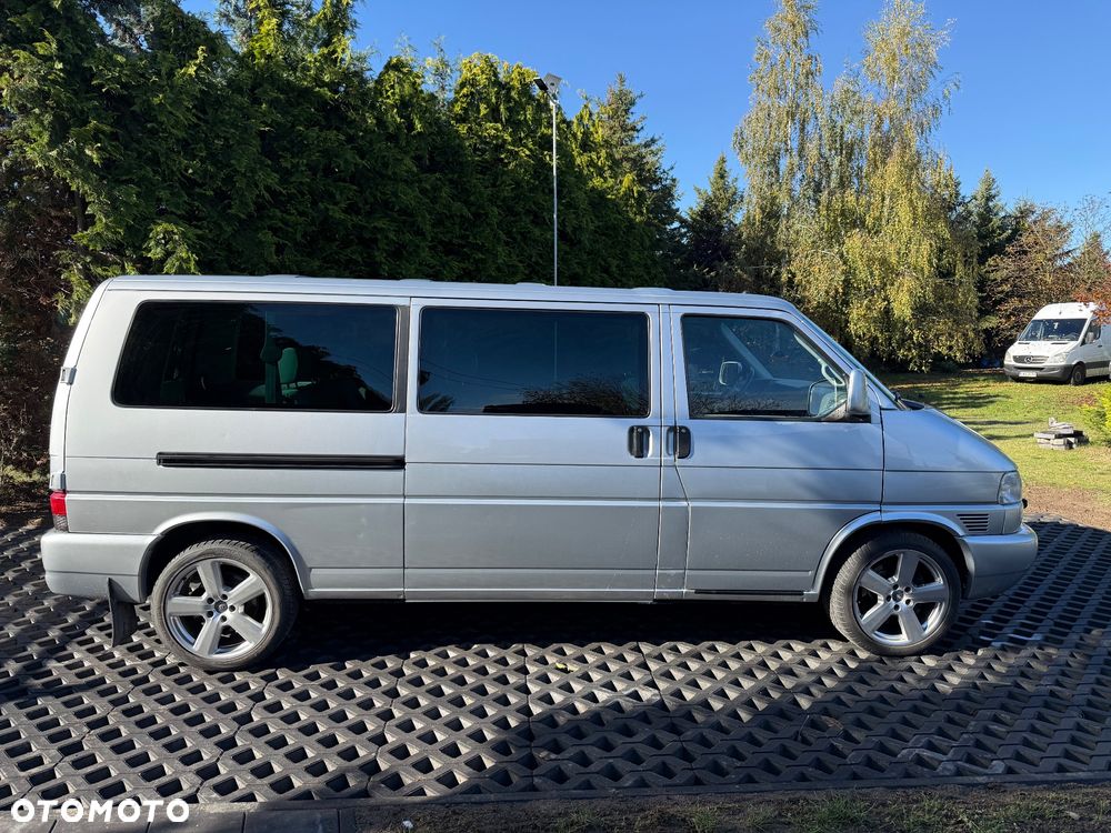 Volkswagen Caravelle - 5