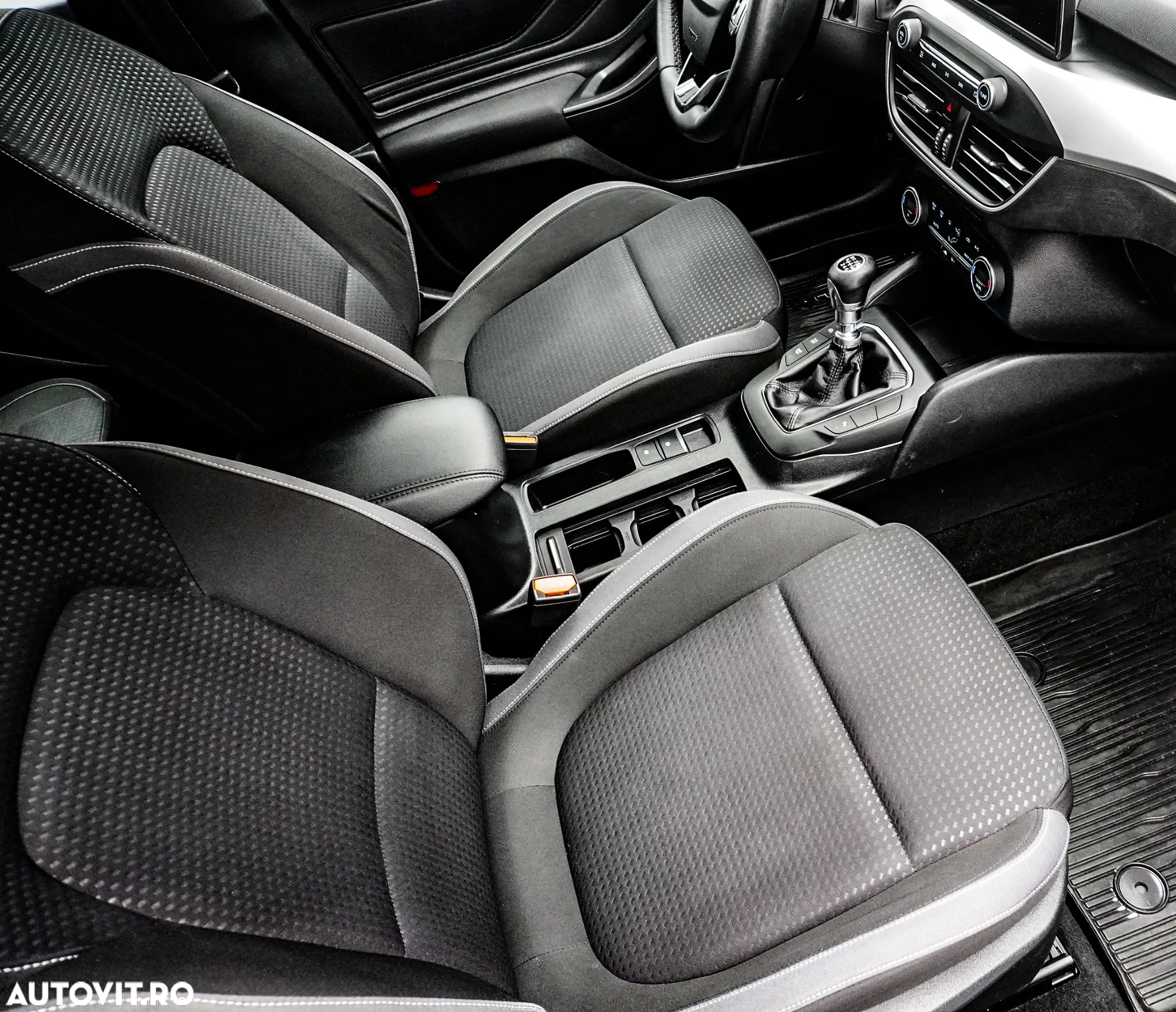 Ford Focus 1.5 EcoBlue Titanium - 13