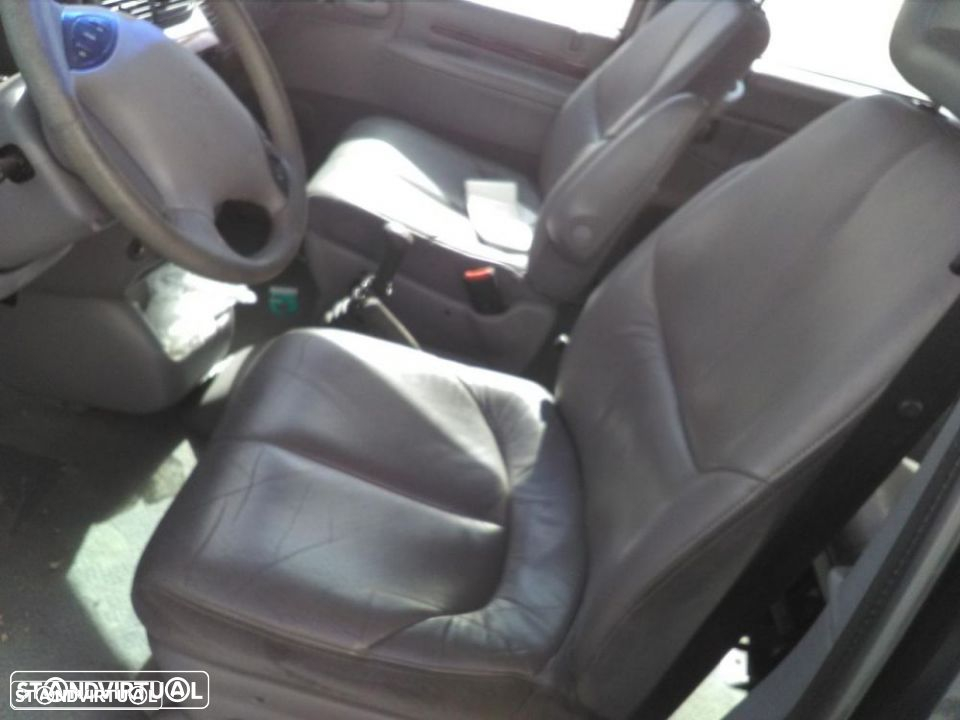 Chrysler Voyager 2.5 td de 2000 para peças - 5