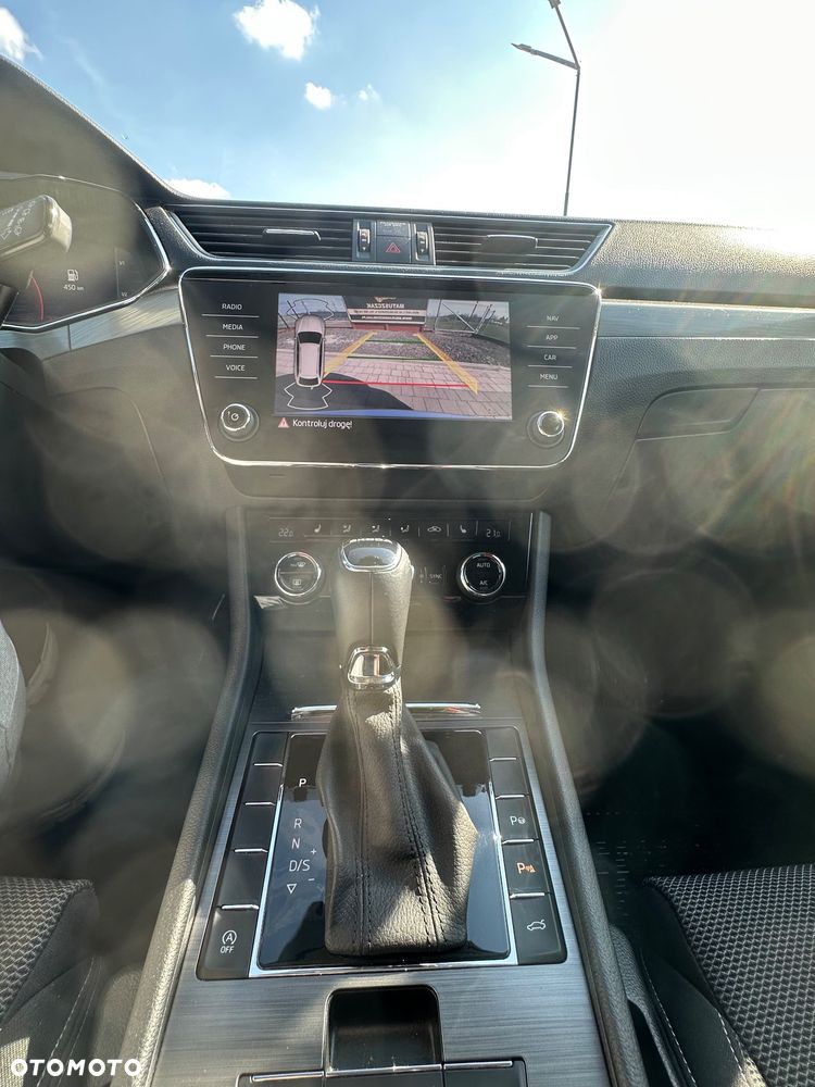 Skoda Superb 2.0 TDI Style DSG7 - 23