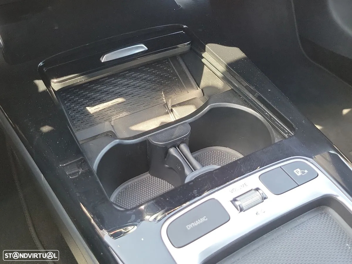 Mercedes-Benz CLA 250 e Shooting Brake AMG Line - 18
