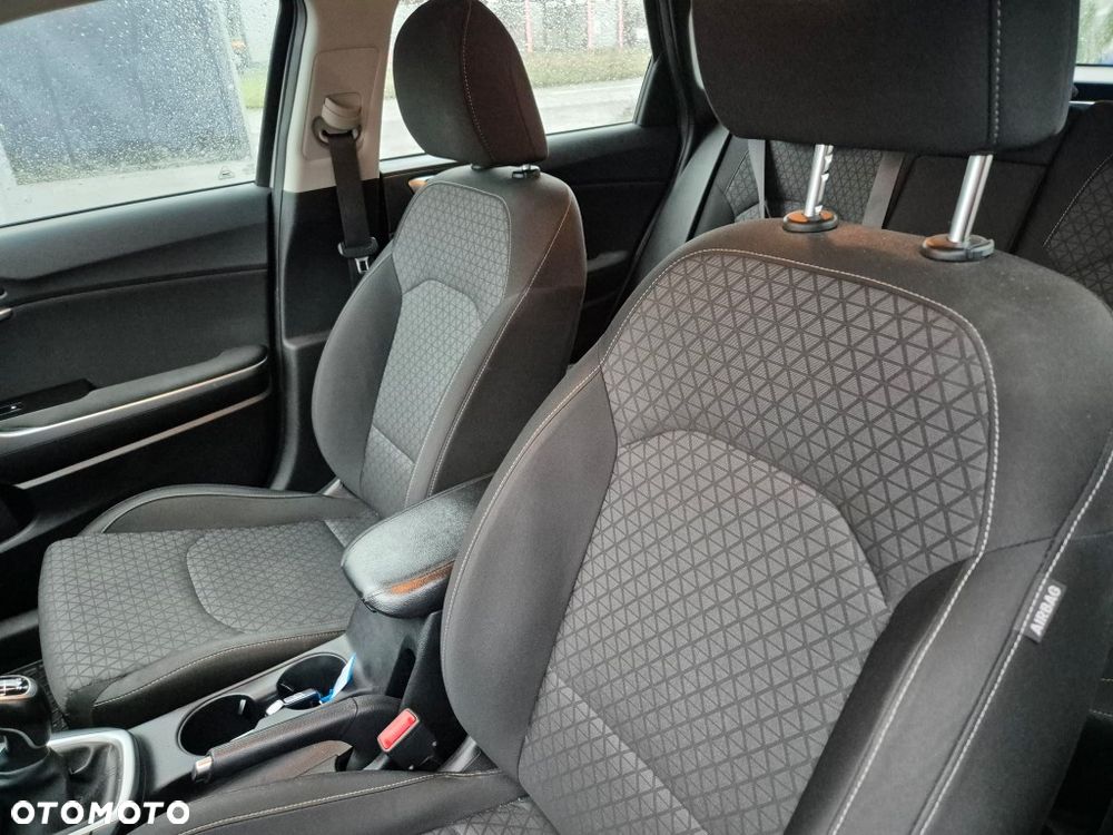 Kia Ceed 1.6 CRDi SCR M - 6