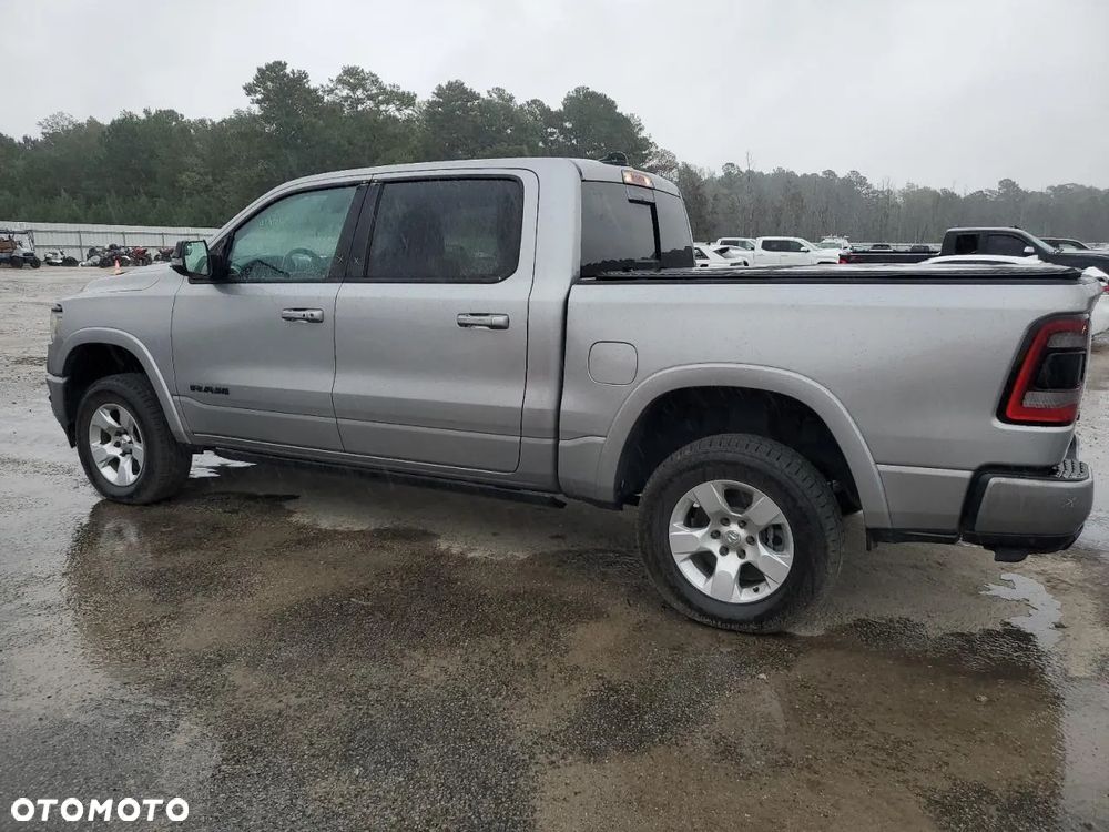 RAM 1500 Crew Cab Laramie - 2