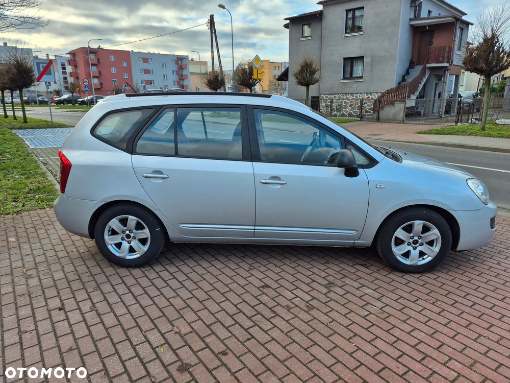 Kia Carens 2.0 CVVT LX Basis - 19