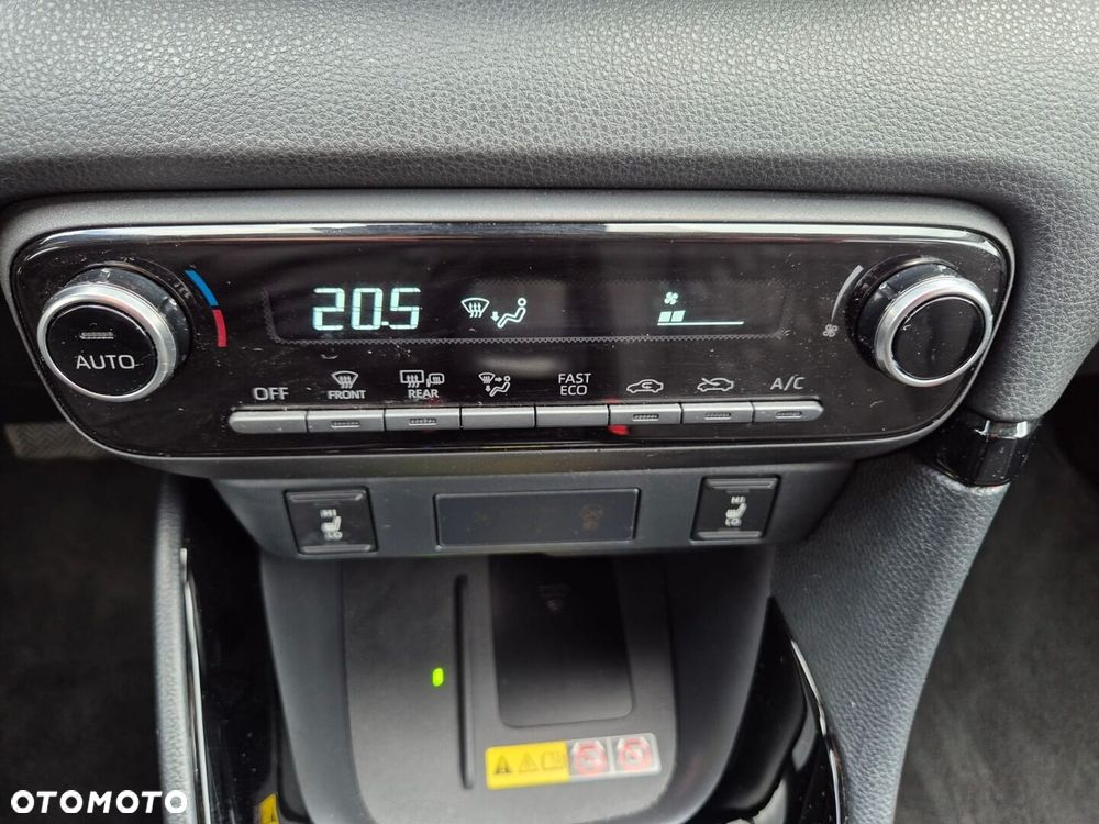 Toyota Yaris Hybrid 1.5 Style - 22