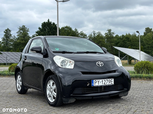 Toyota iQ
