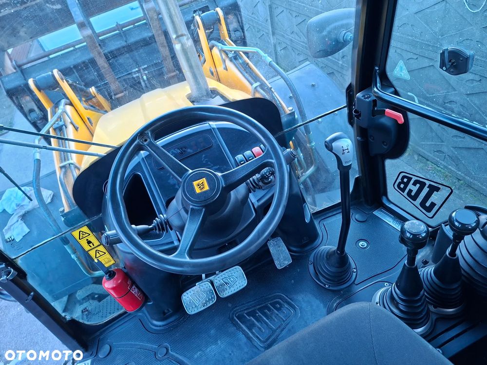 JCB 3 CX - 27