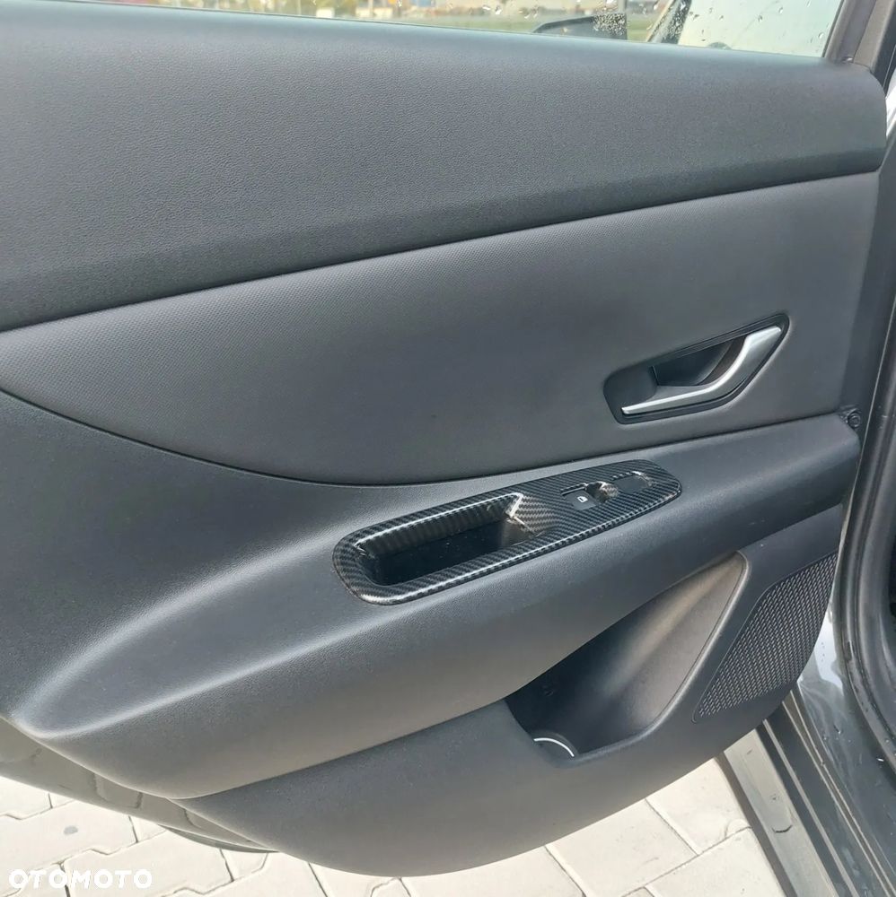 Hyundai Elantra 1.6 Smart CVT - 9
