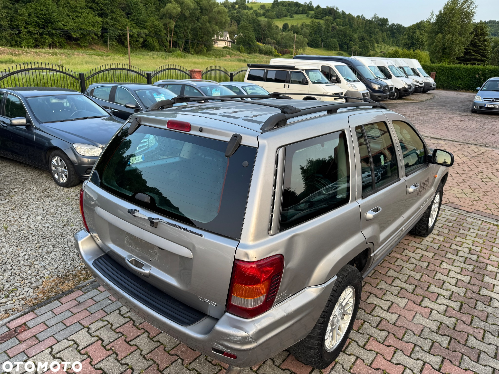Jeep Grand Cherokee - 19