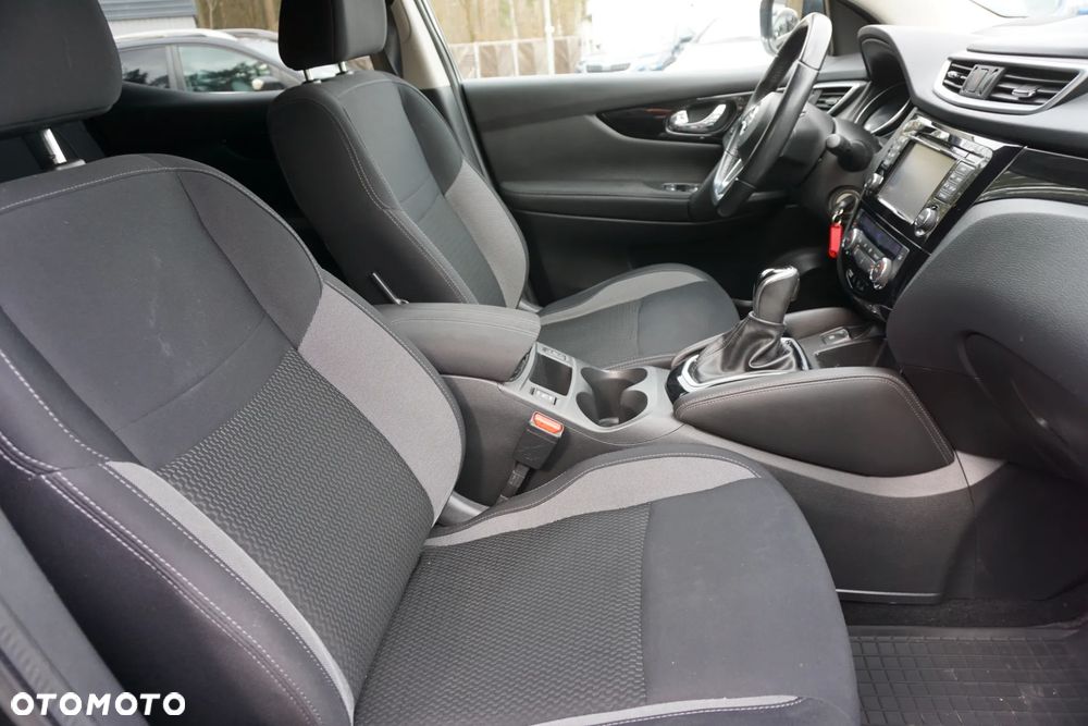 Nissan Qashqai 1.2 DIG-T N-Connecta Xtronic EU6 - 16