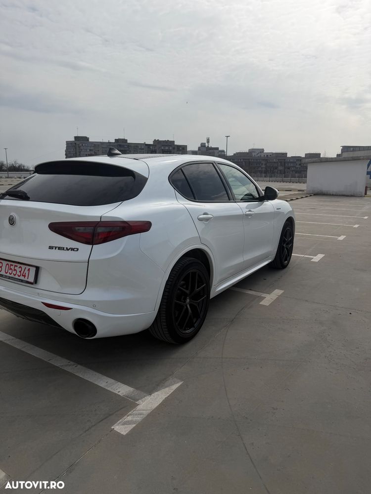 Alfa Romeo Stelvio 2.0 Turbo AWD AT8 Veloce - 8