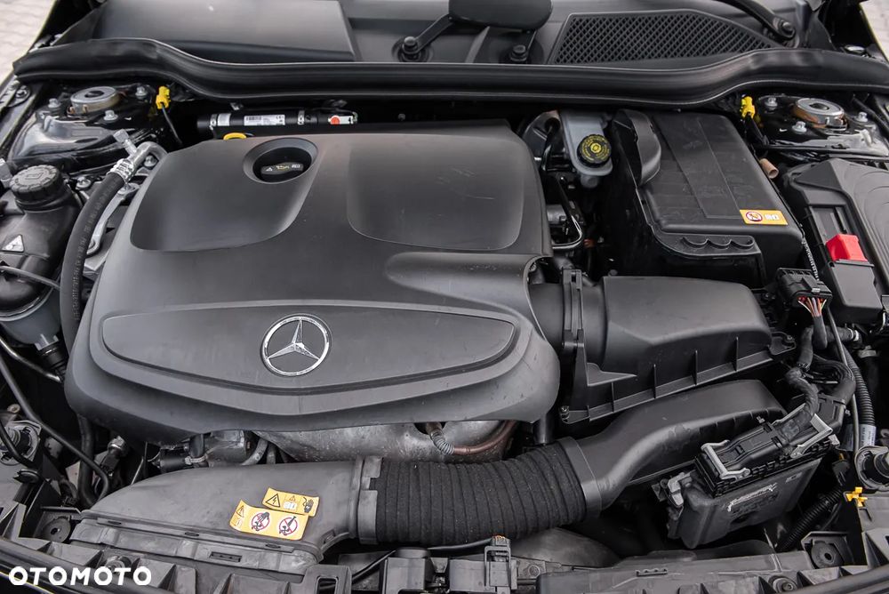 Mercedes-Benz CLA 250 7G-DCT StreetStyle - 35