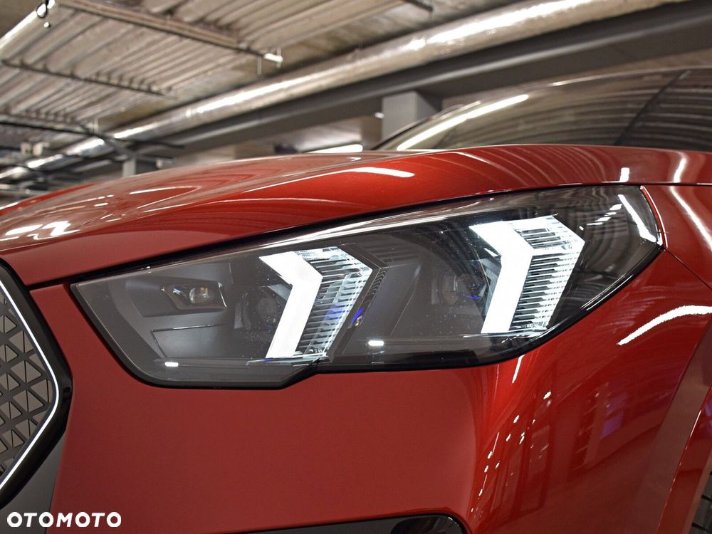 BMW iX2 xDrive30 66.5kWh M Sport Edition - 32