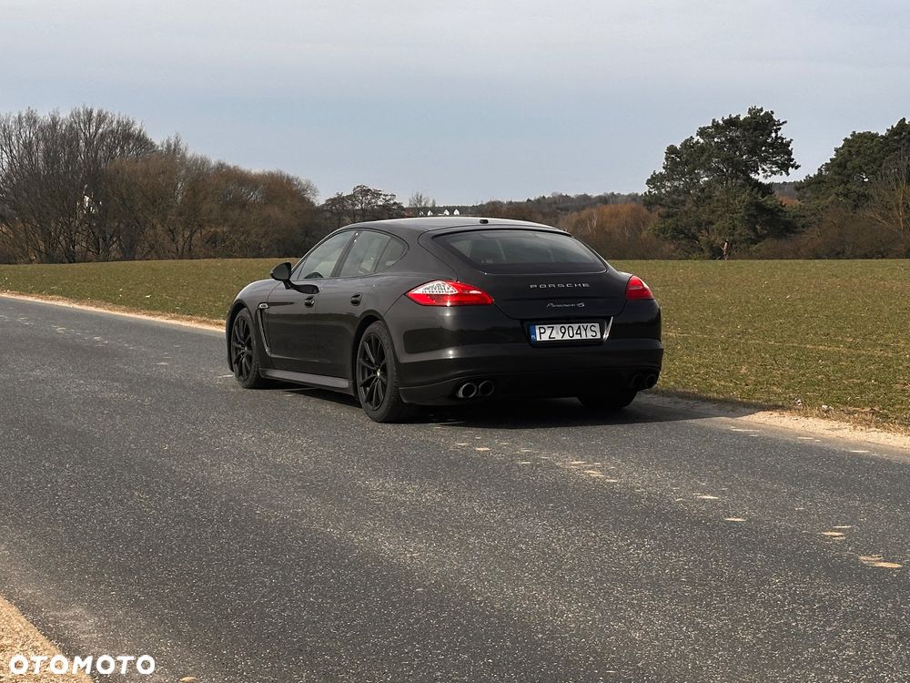 Porsche Panamera 4S - 3