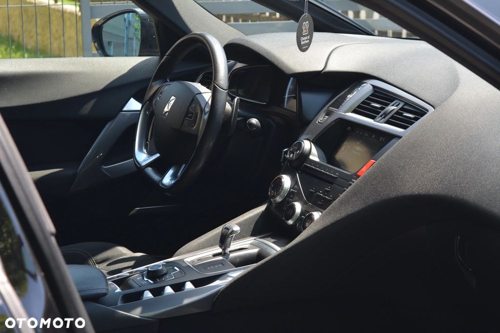 Citroën DS5 e-HDi 115 EGS6 Chic - 22